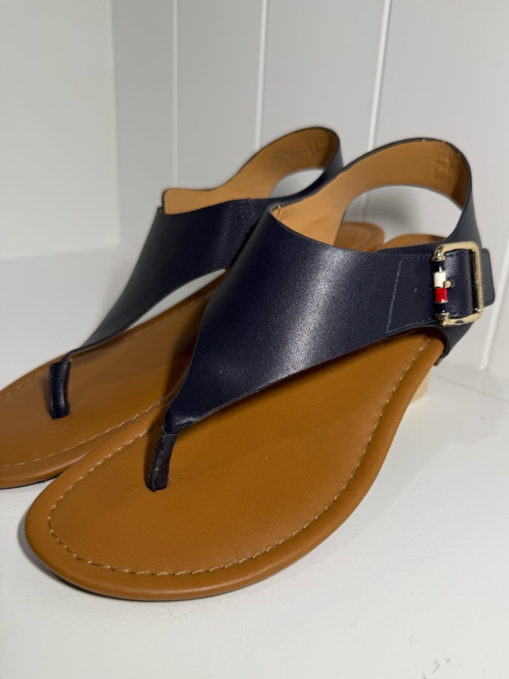 Tommy Hilfiger Navy Leather Thong Sandals with Flag Buckle